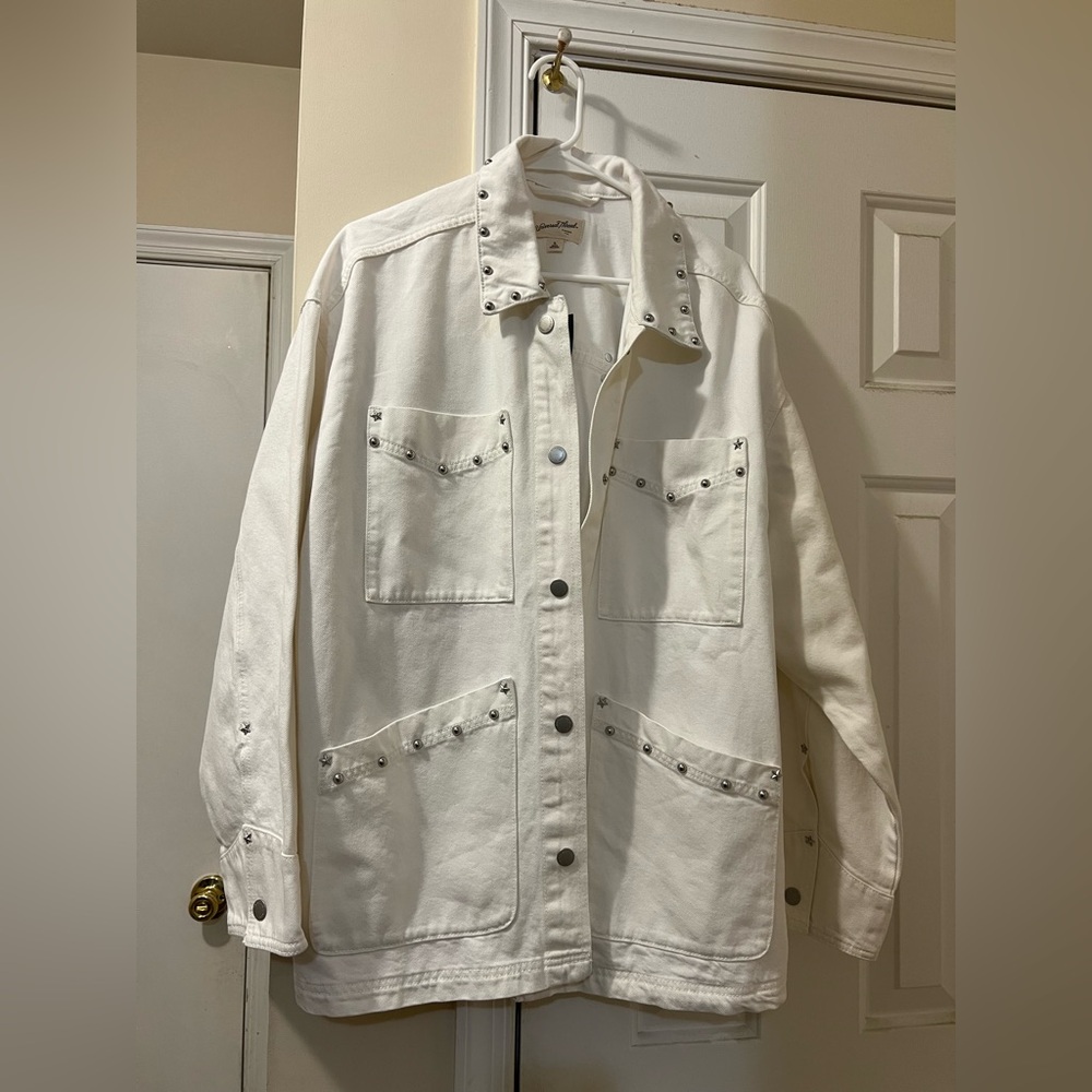 Universal Threads women’s oversized White Studded Shirt Jacket